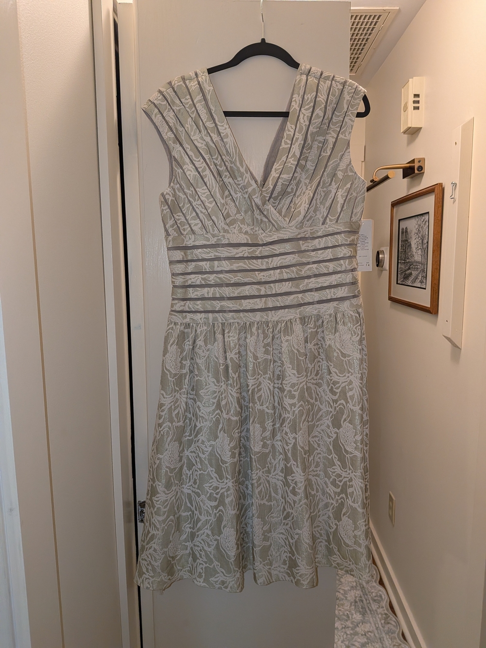 Adrianna Papell V-Neck Lace Midi Dress in Light Green and Cream Size 14